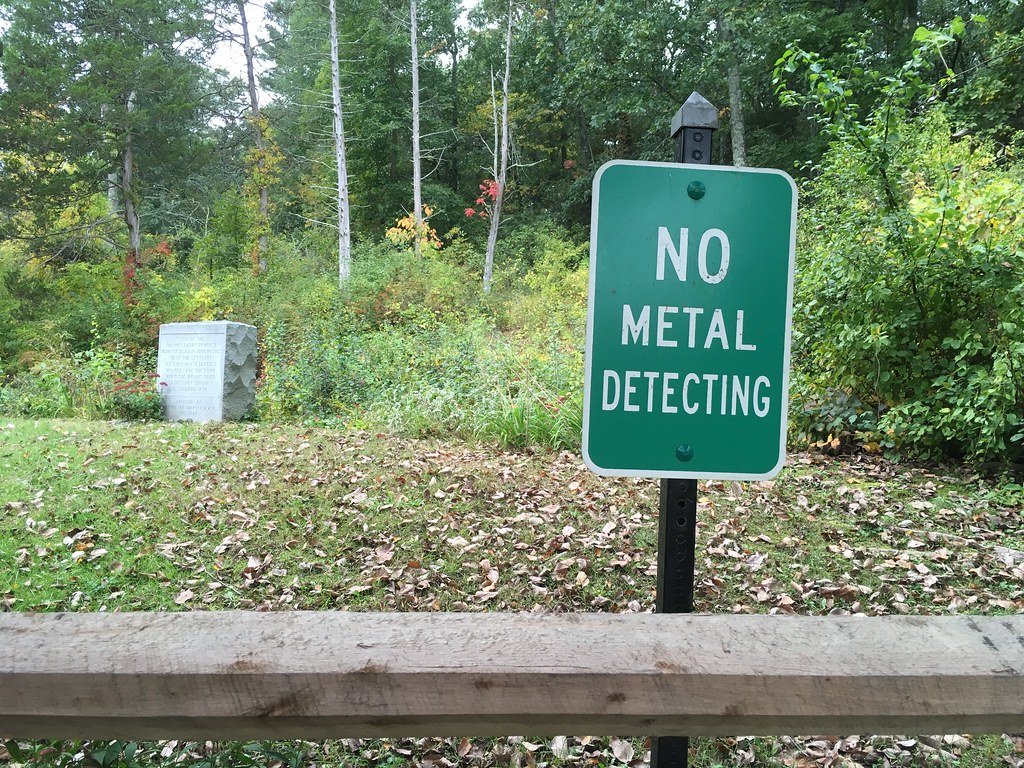 no metal detecting sign